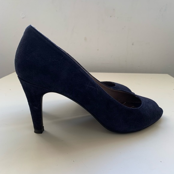 Peep toe pumps - Picture 2 of 5